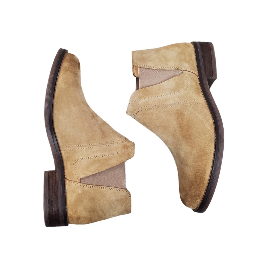 Clarks Demi Beat Tan Sand Suede Boots Size 7.5